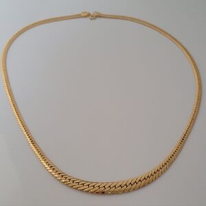 18k Solid Gold Necklace Crafted In Italy, 18" Length.